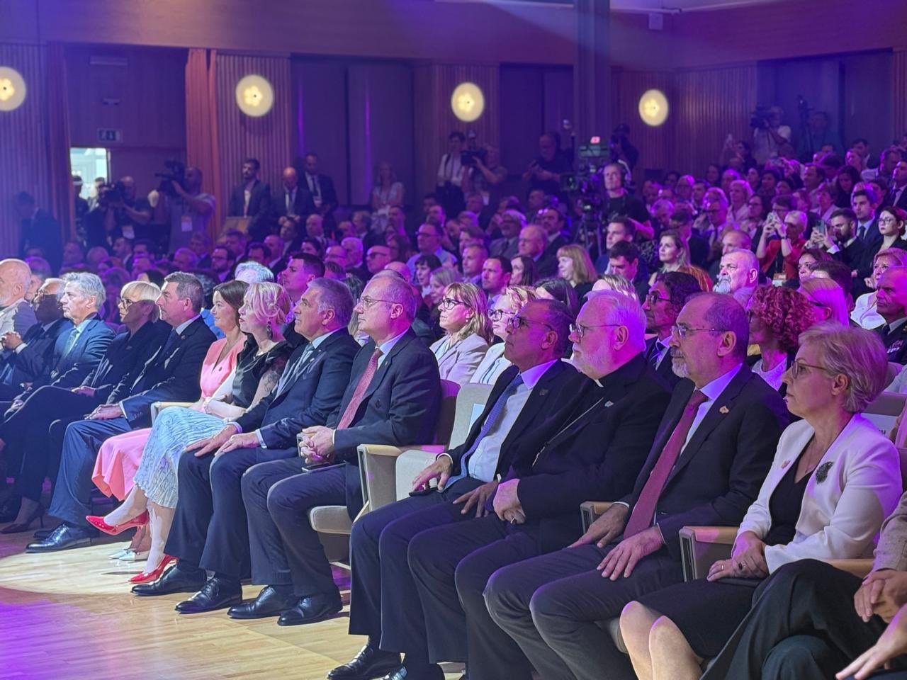 Madar Al-Saa Images 0.2663592299847446