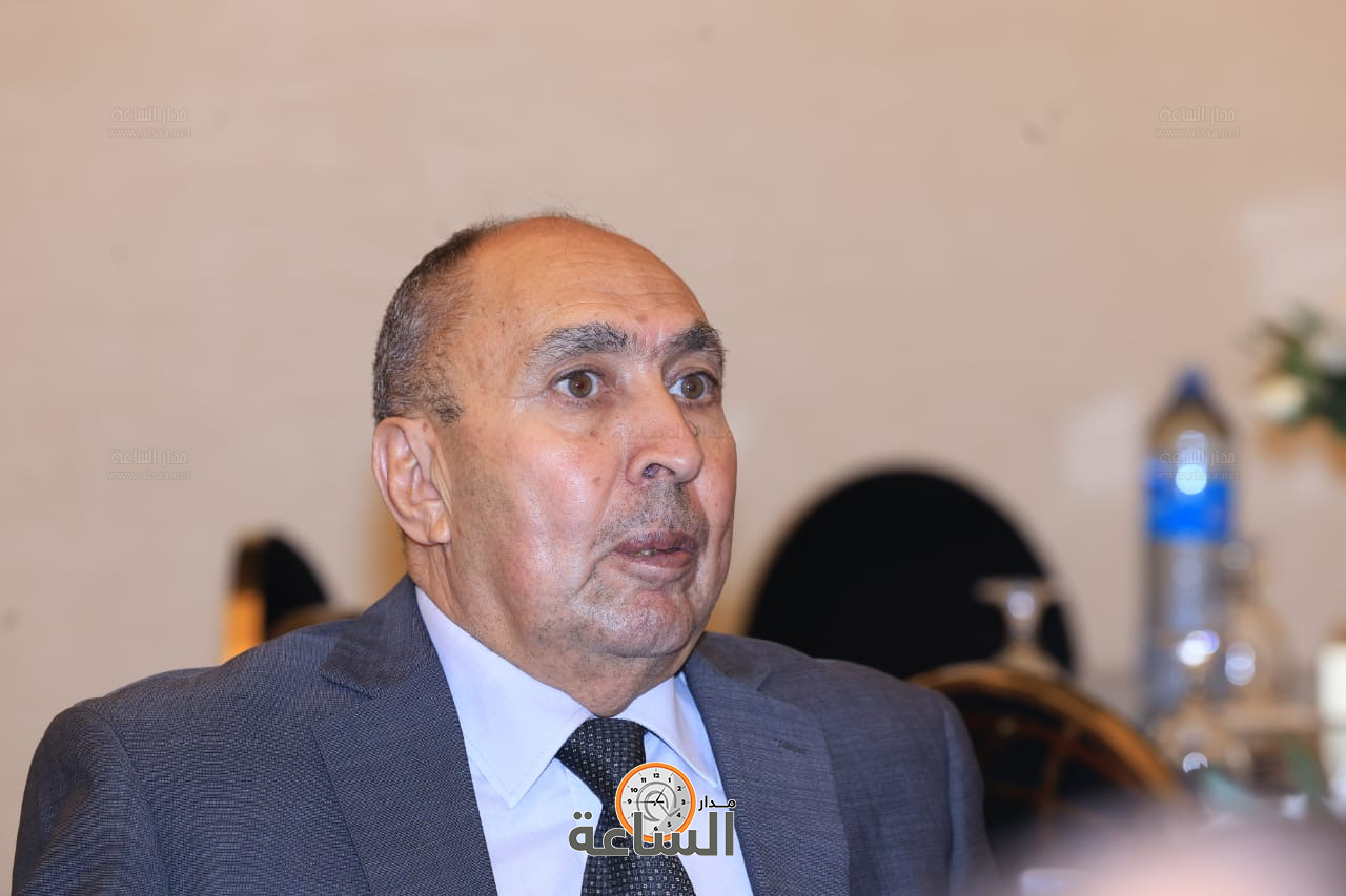 Madar Al-Saa Images 0.00006914572048200007