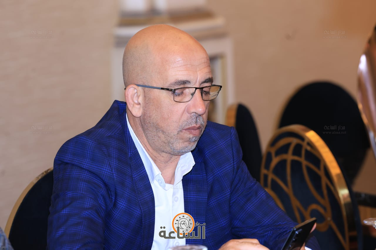 Madar Al-Saa Images 0.43439363583244217