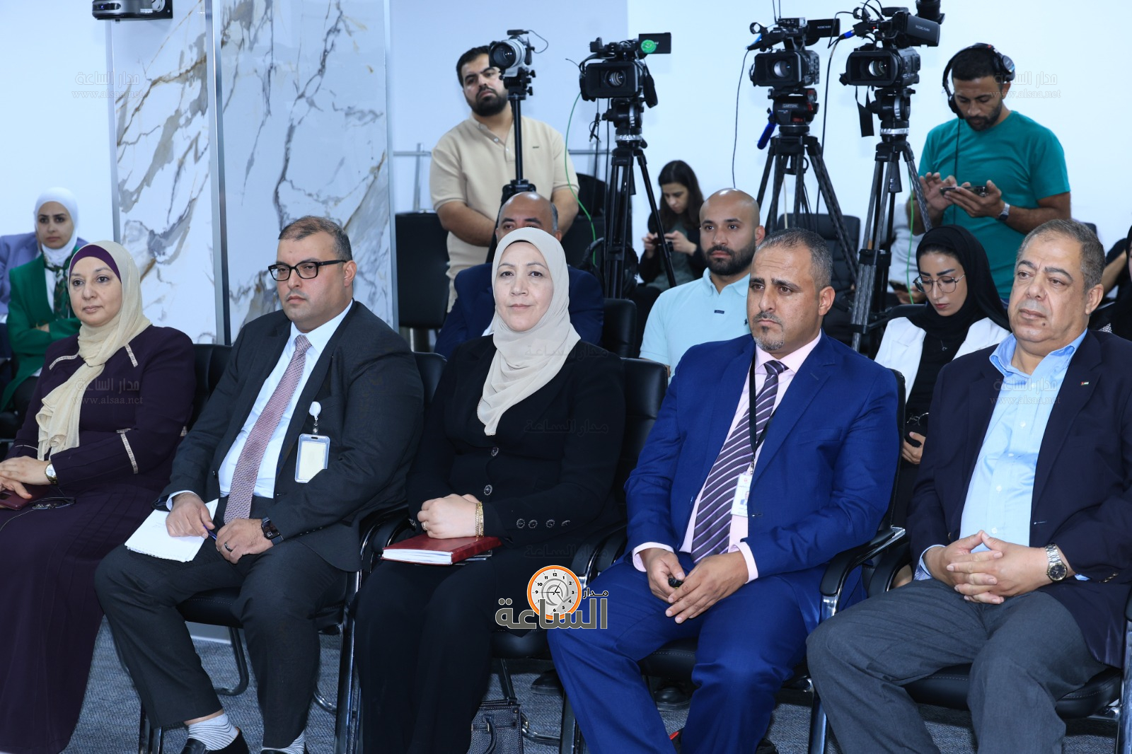 Madar Al-Saa Images 0.8842269405884892