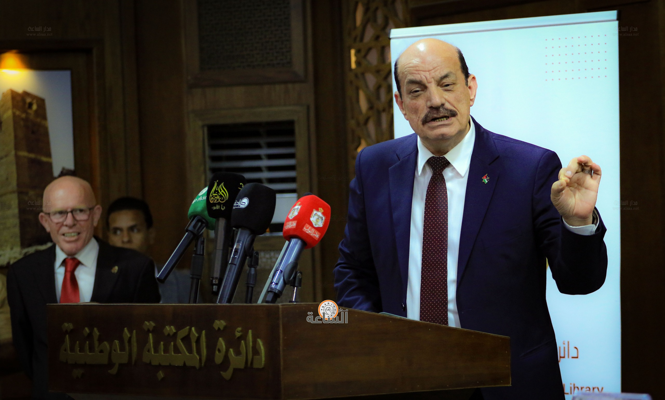 Madar Al-Saa Images 0.562144351441228