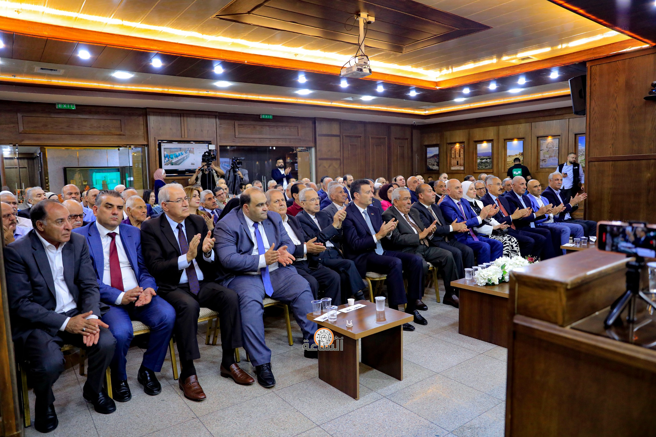 Madar Al-Saa Images 0.2554534080694111