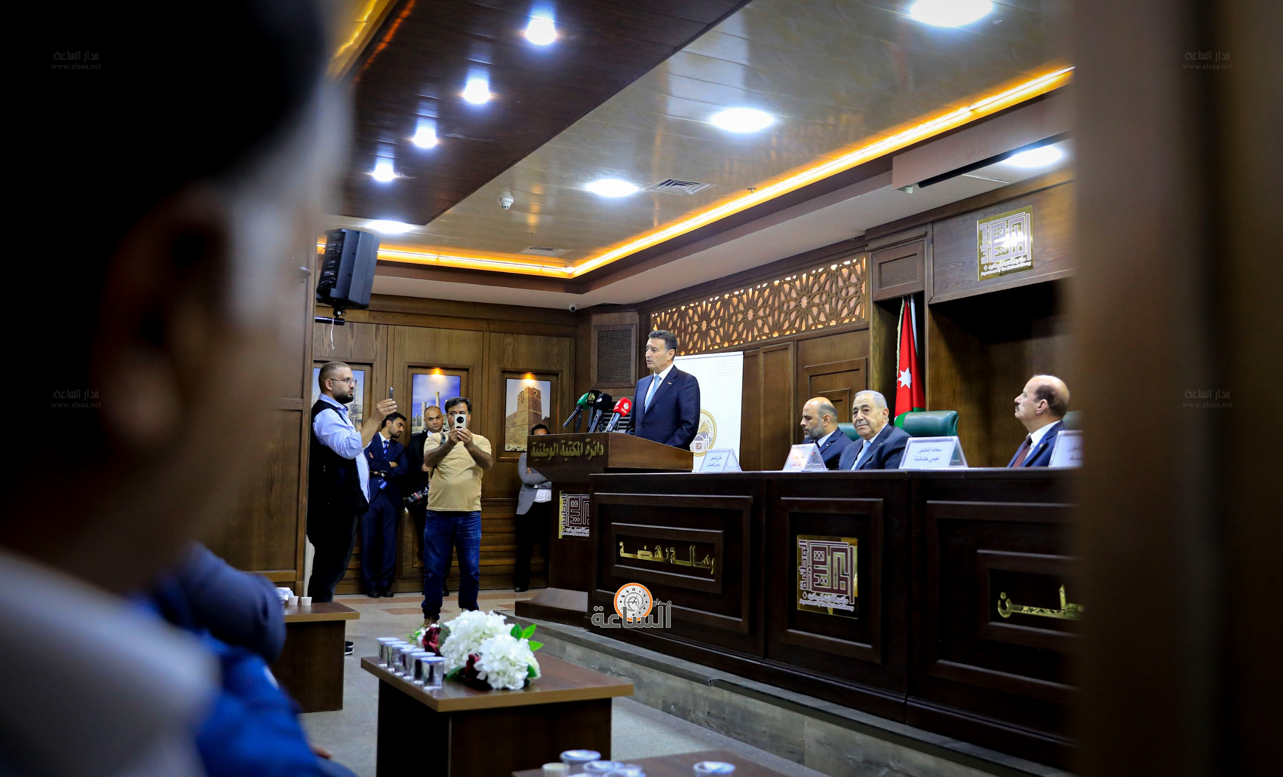 Madar Al-Saa Images 0.7768335410490472