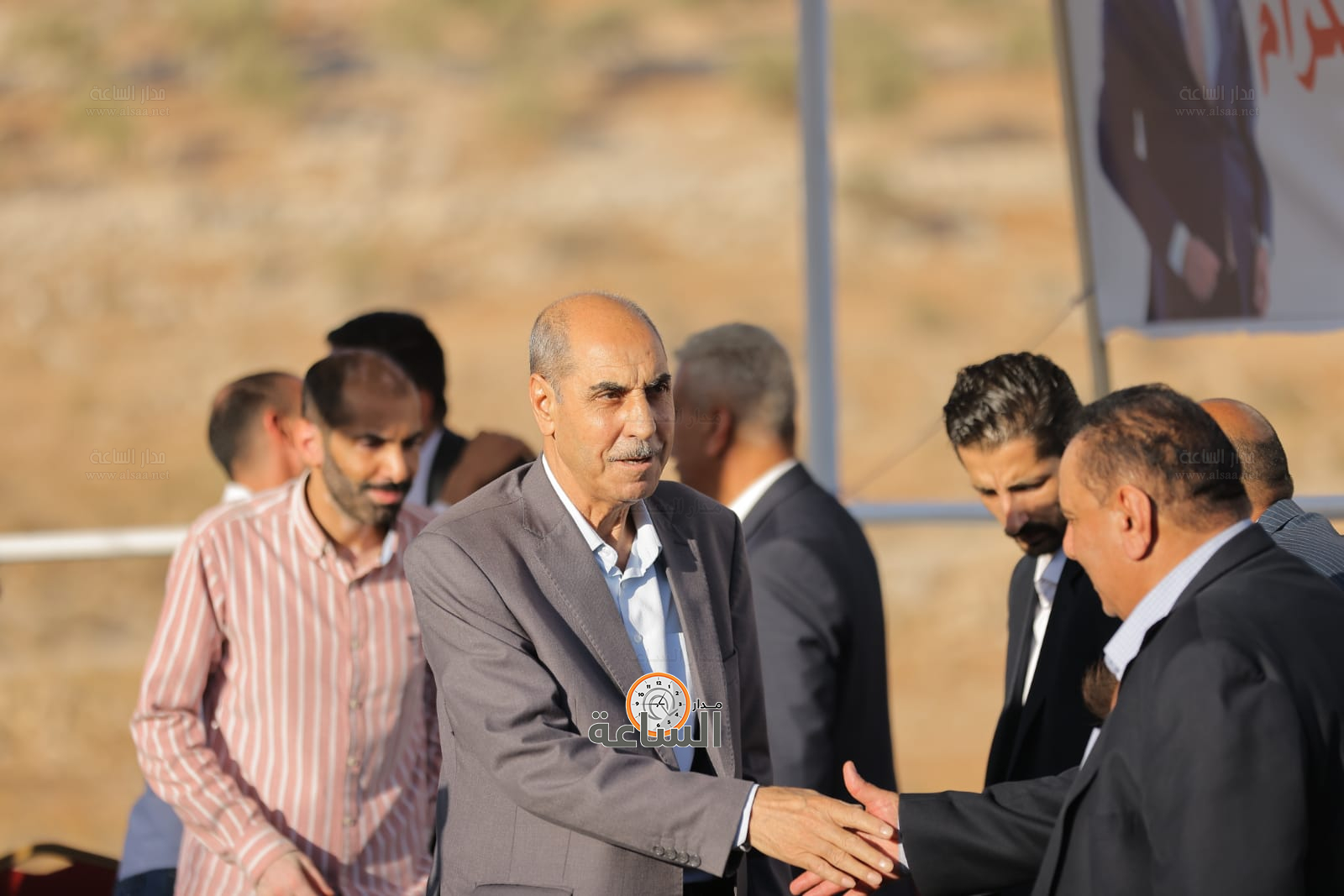 Madar Al-Saa Images 0.013576918971866192