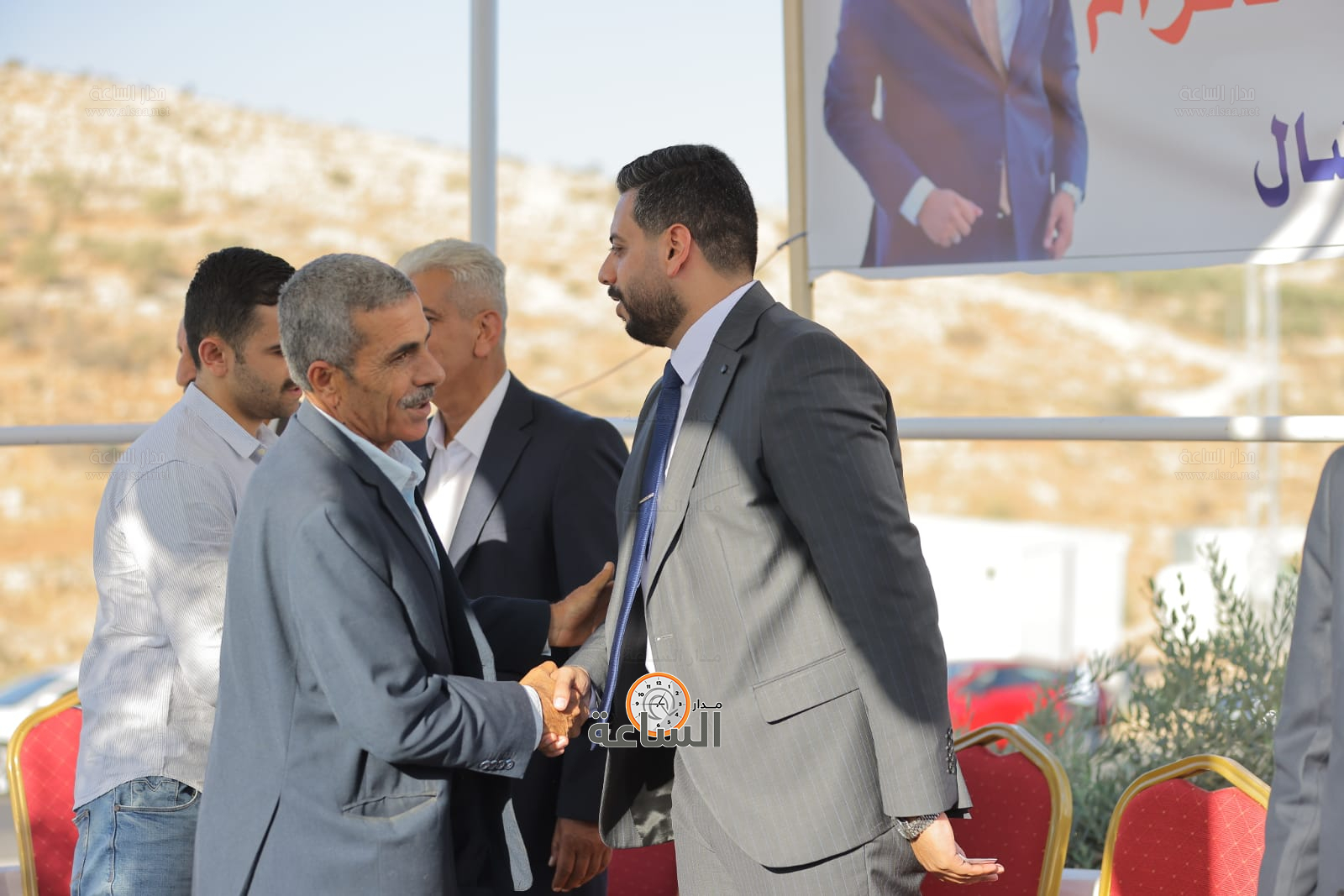 Madar Al-Saa Images 0.1623055428335034