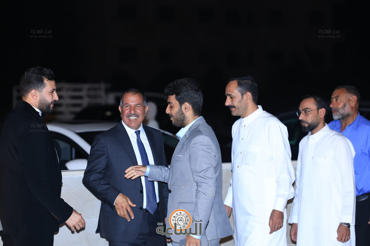 Madar Al-Saa Images 0.8827545365892432