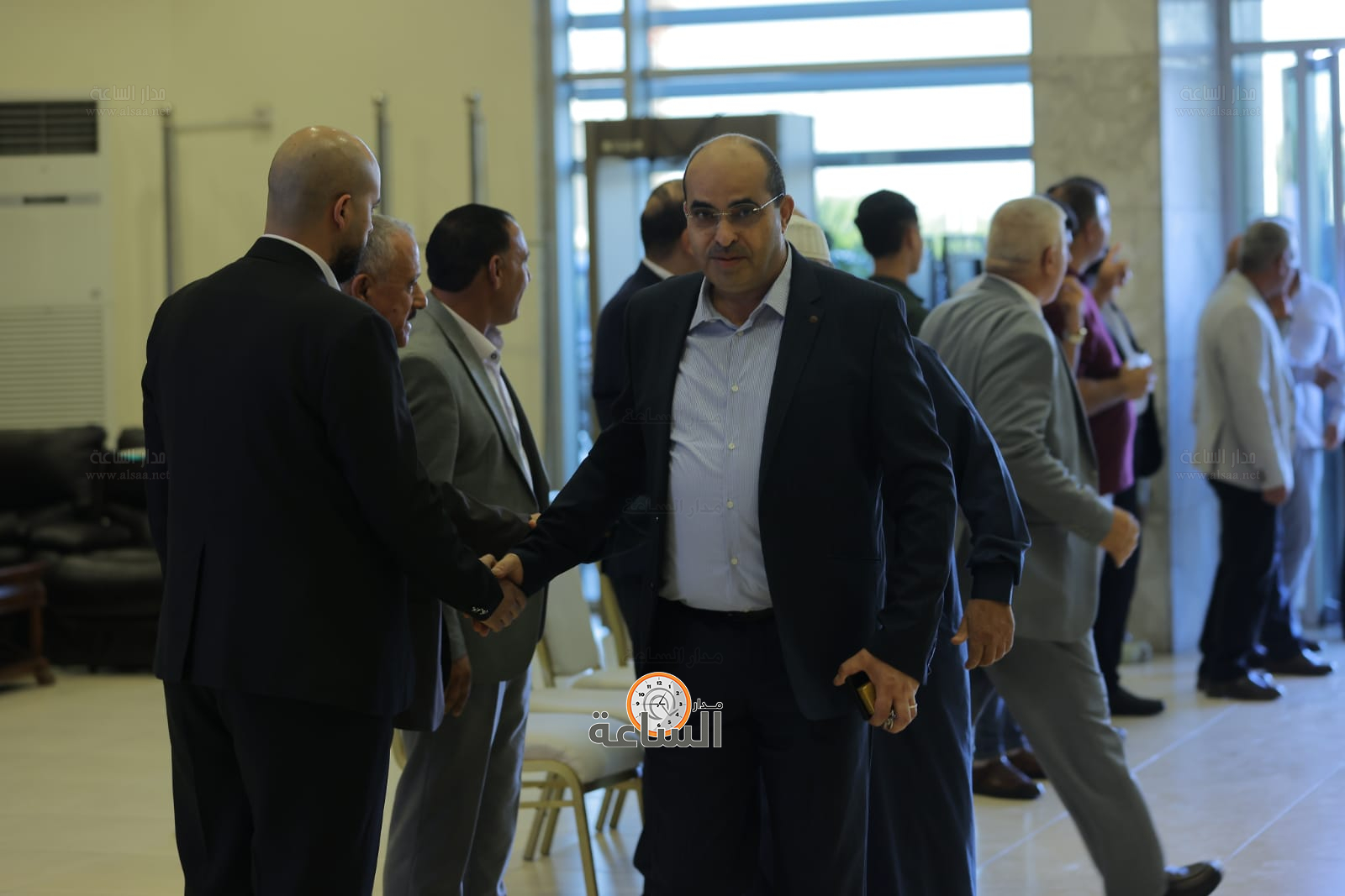 Madar Al-Saa Images 0.9880947575530009