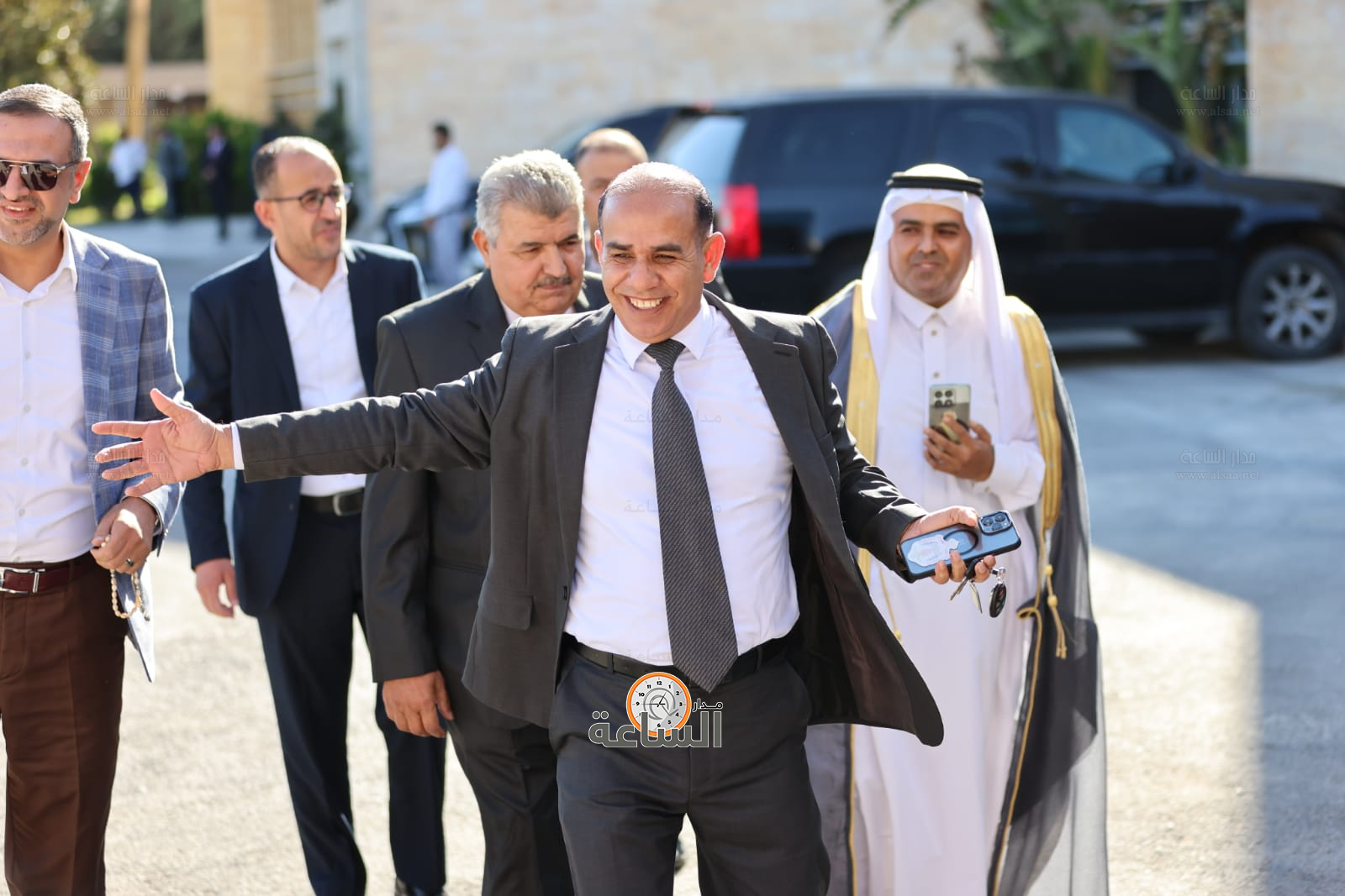 Madar Al-Saa Images 0.3352460645427825