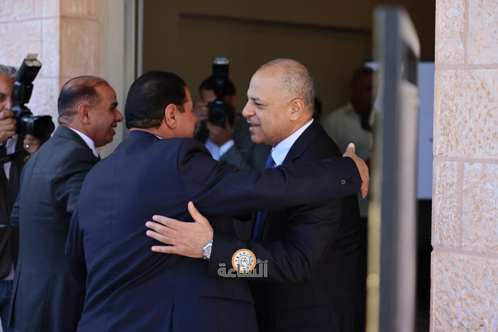 Madar Al-Saa Images 0.563151759138676