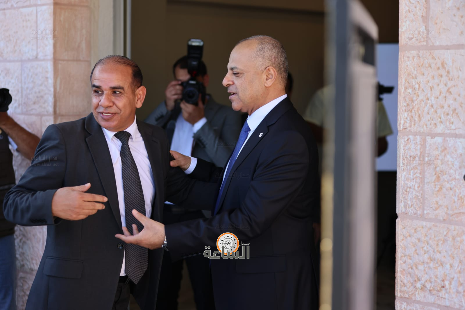 Madar Al-Saa Images 0.10766351753724668