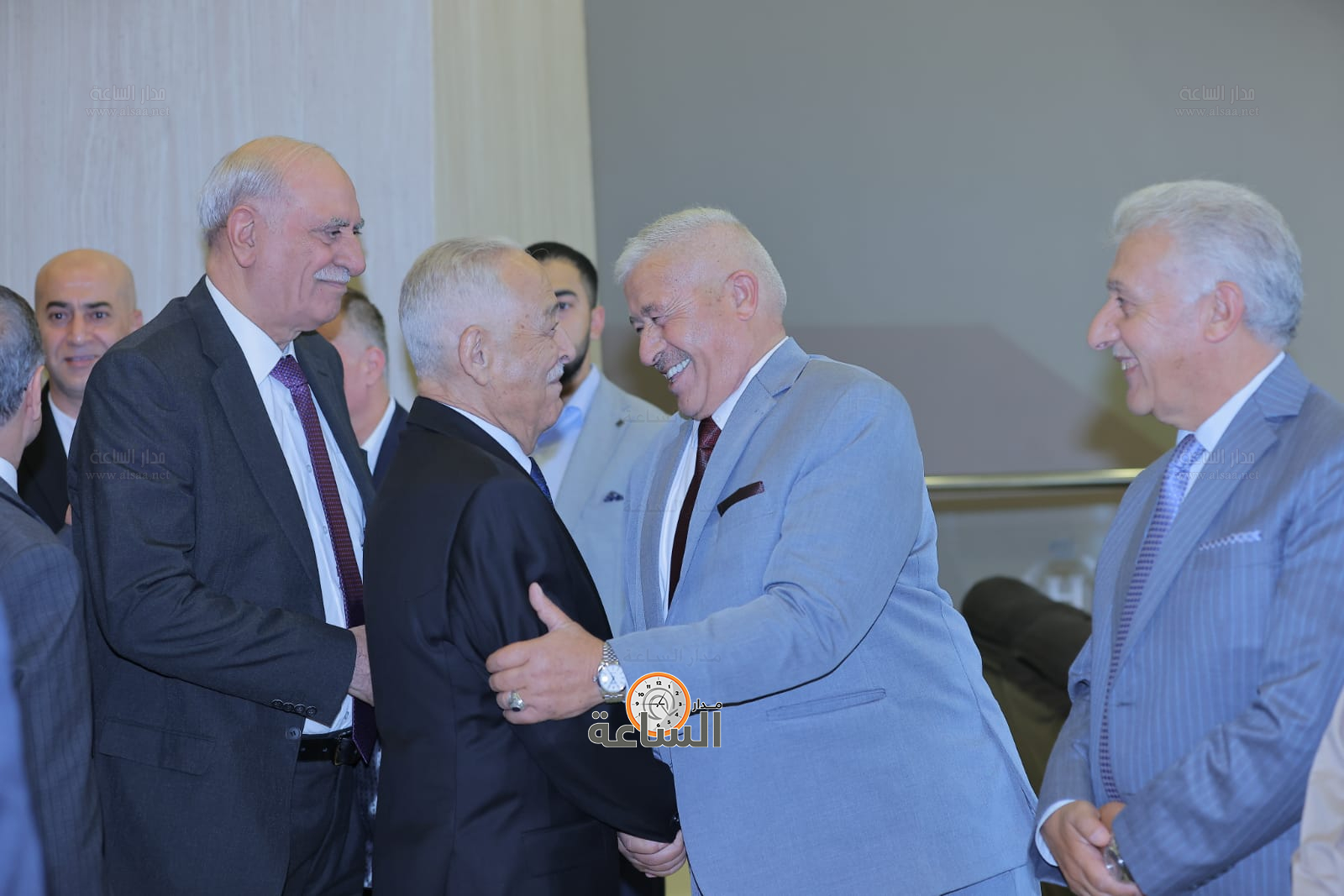 Madar Al-Saa Images 0.4510812054122777