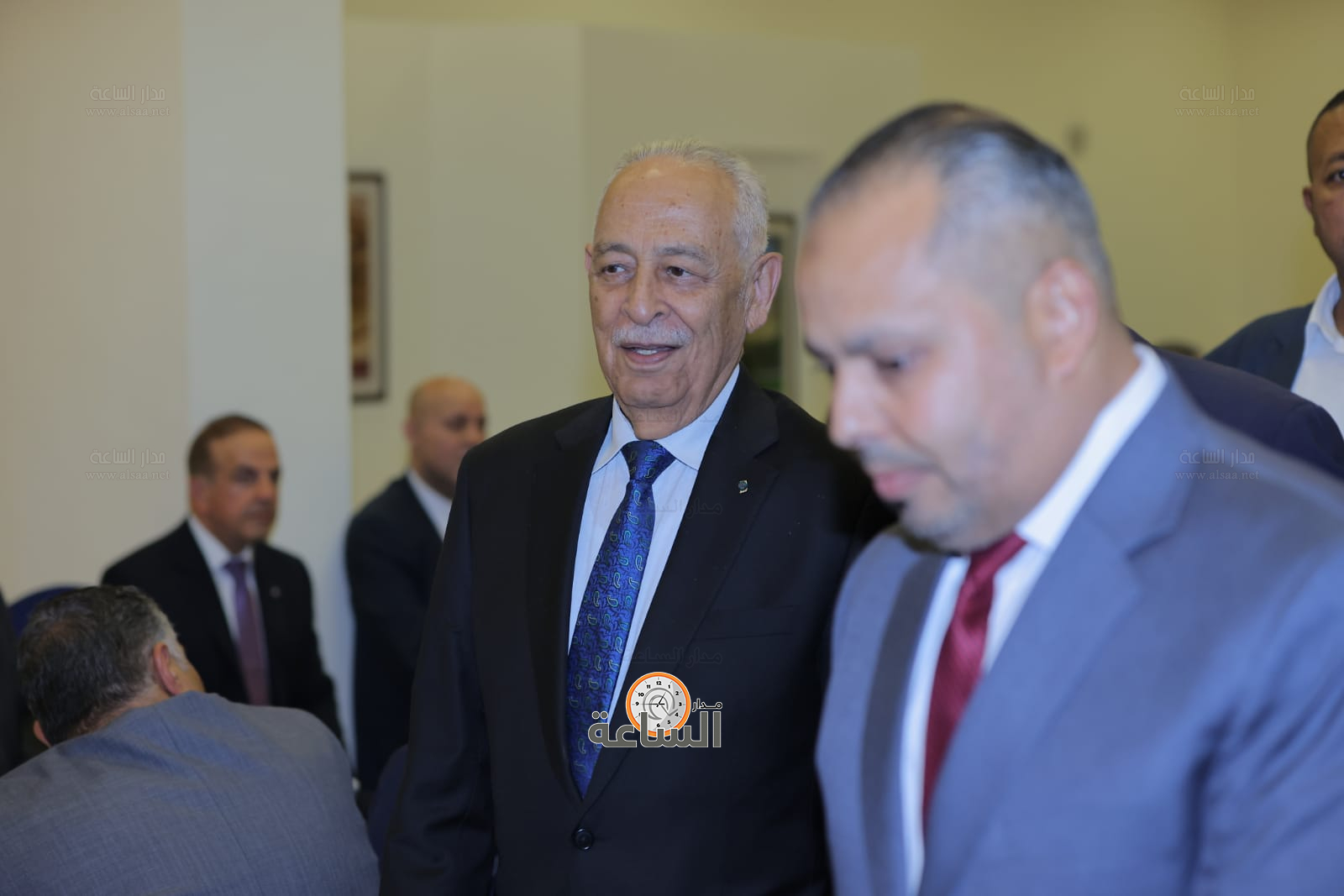 Madar Al-Saa Images 0.76581135689306