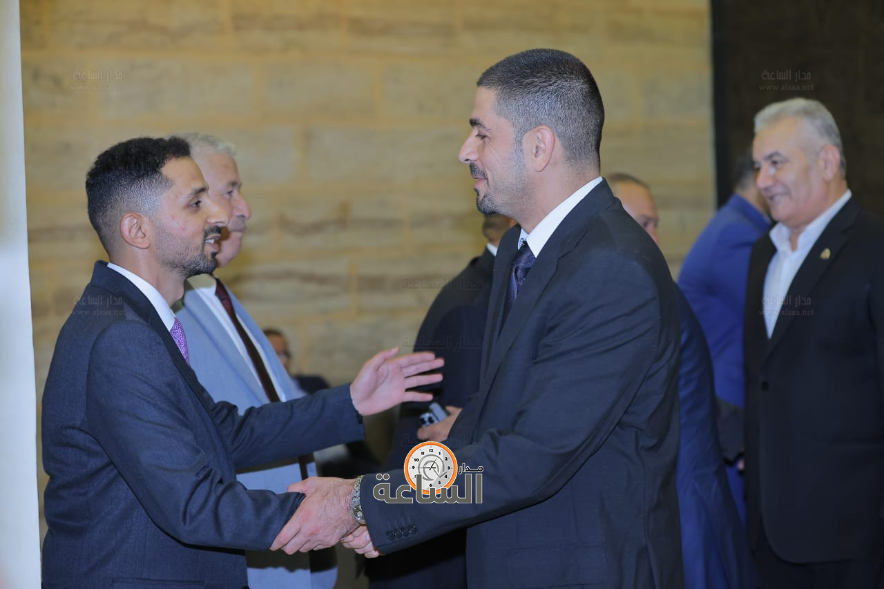 Madar Al-Saa Images 0.7959713896080718