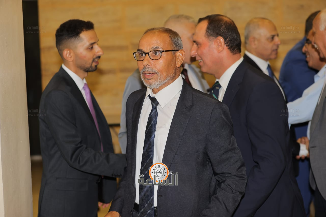 Madar Al-Saa Images 0.48821399875525384