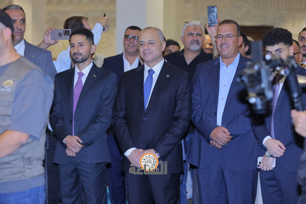 Madar Al-Saa Images 0.3788807223511492