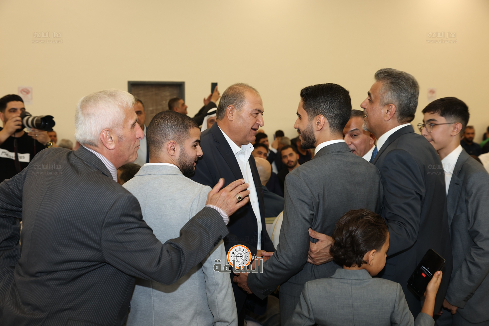 Madar Al-Saa Images 0.415800256435381