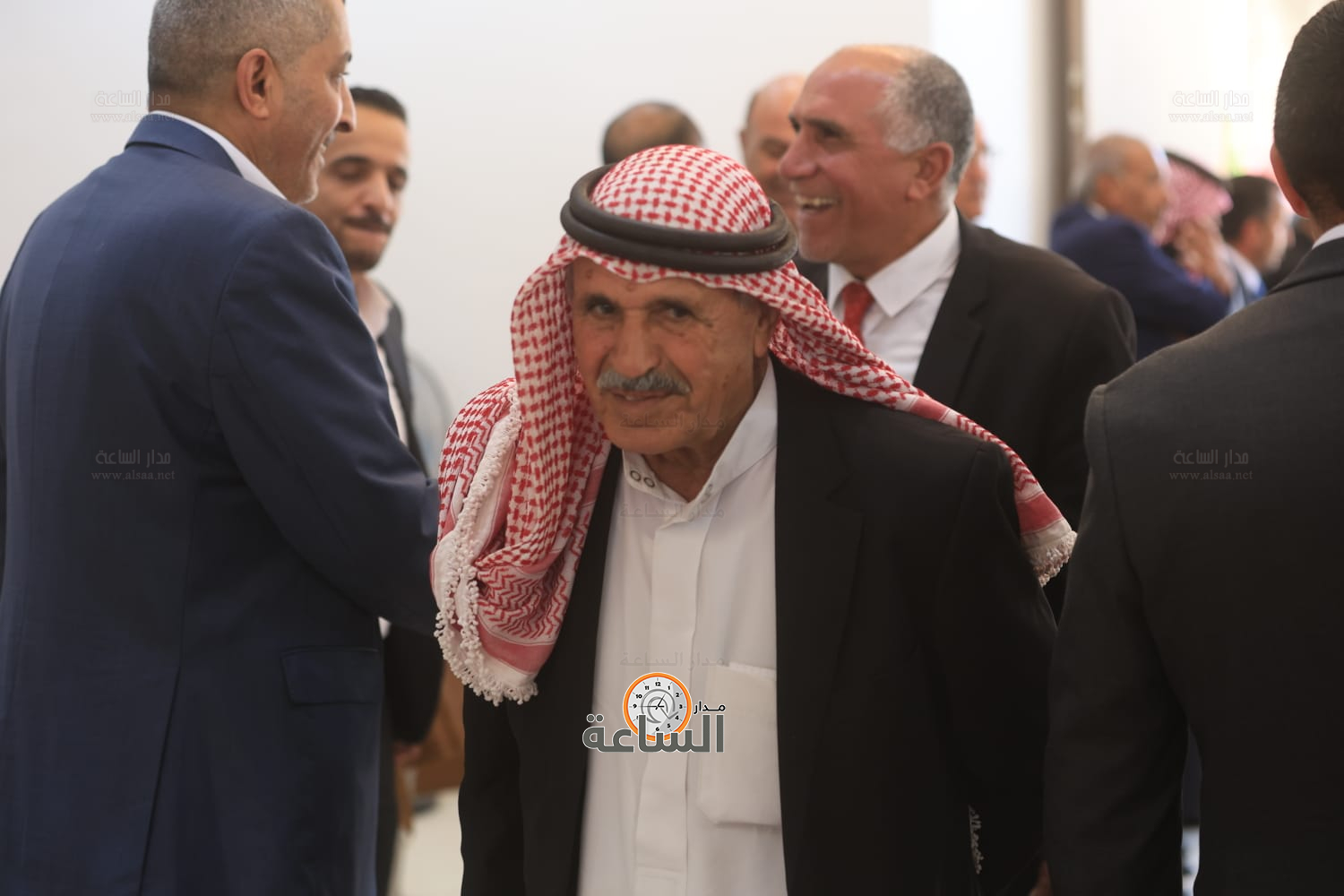 Madar Al-Saa Images 0.2373918350053208