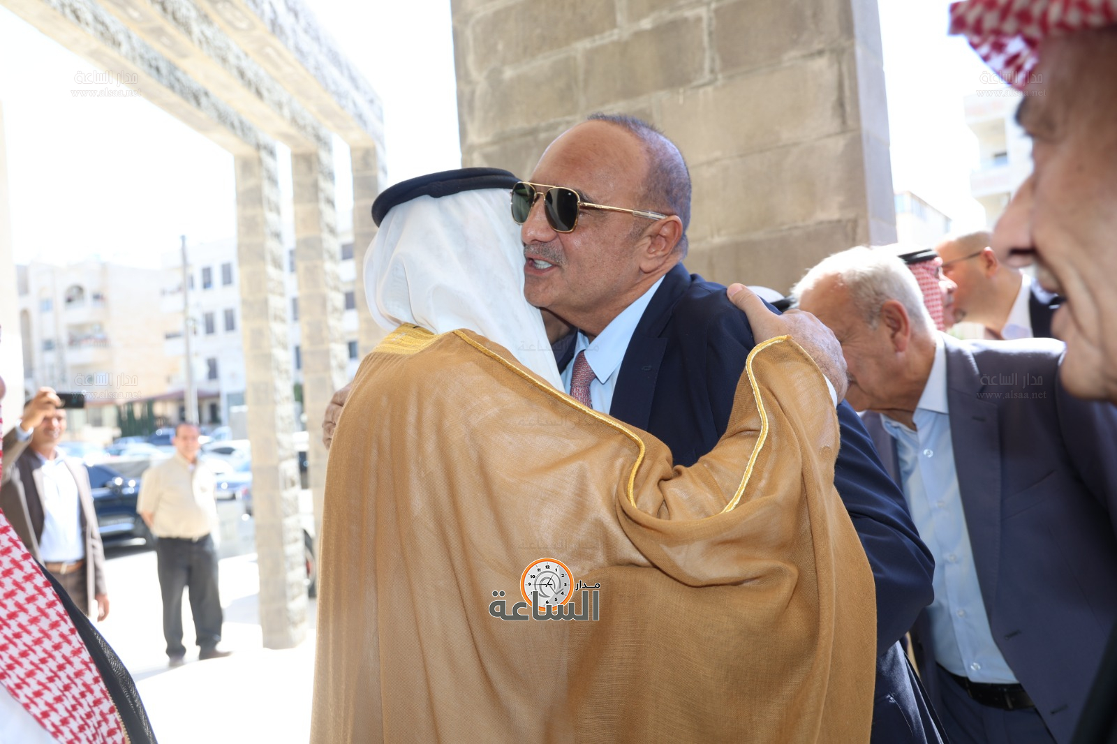 Madar Al-Saa Images 0.7505667354539423