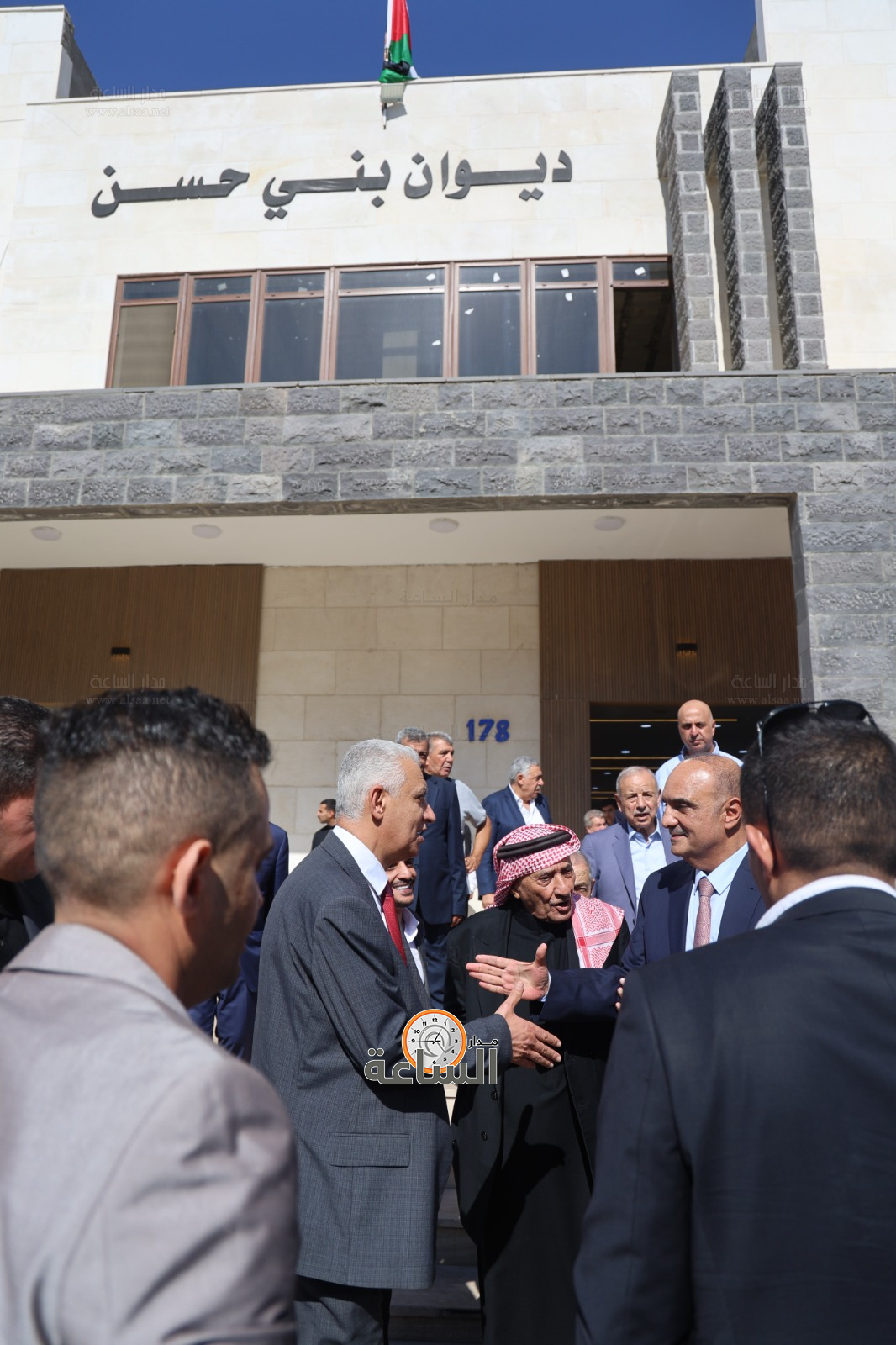 Madar Al-Saa Images 0.3269354872393413