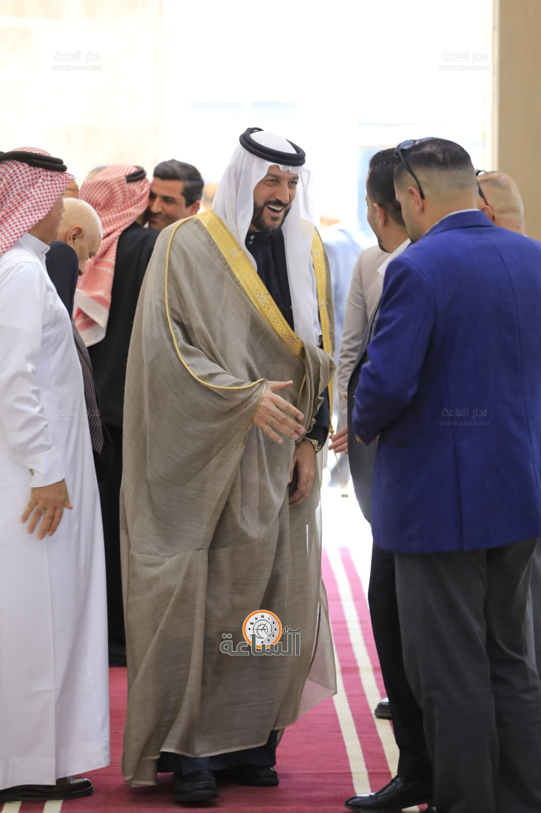 Madar Al-Saa Images 0.16831990185344492