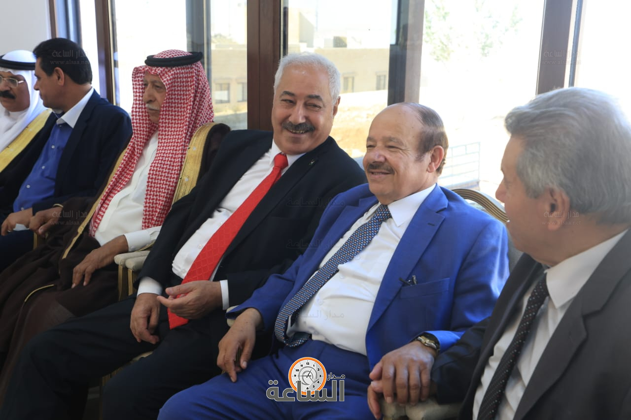 Madar Al-Saa Images 0.18441105787785161