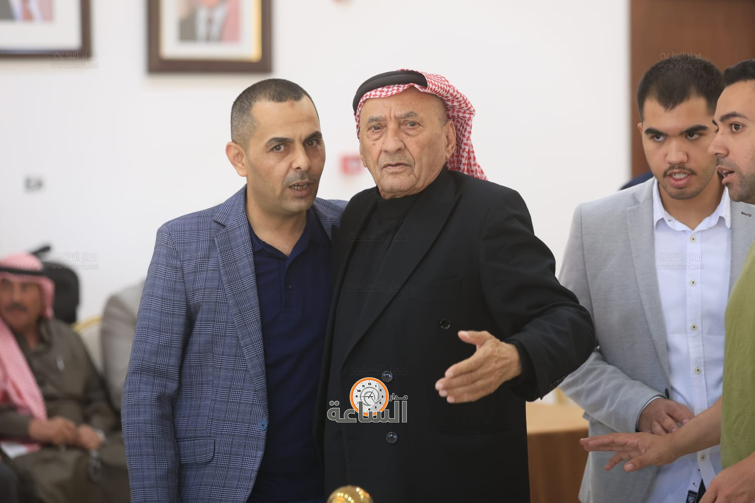 Madar Al-Saa Images 0.9790373489809513