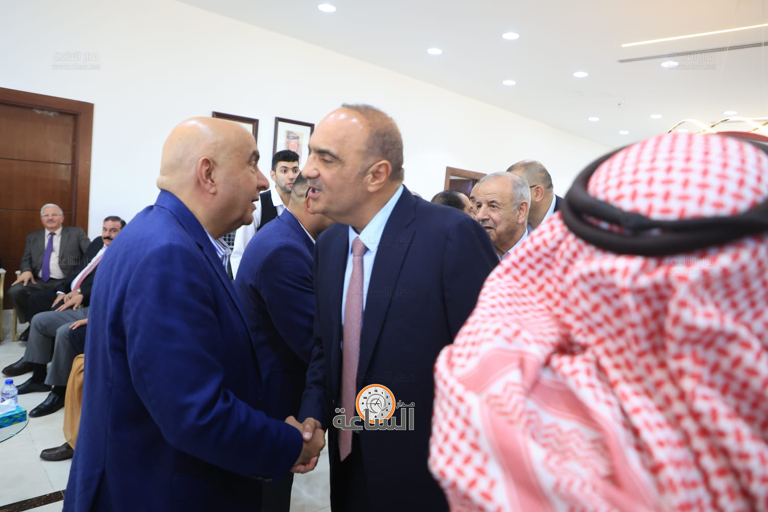 Madar Al-Saa Images 0.9801522849375036