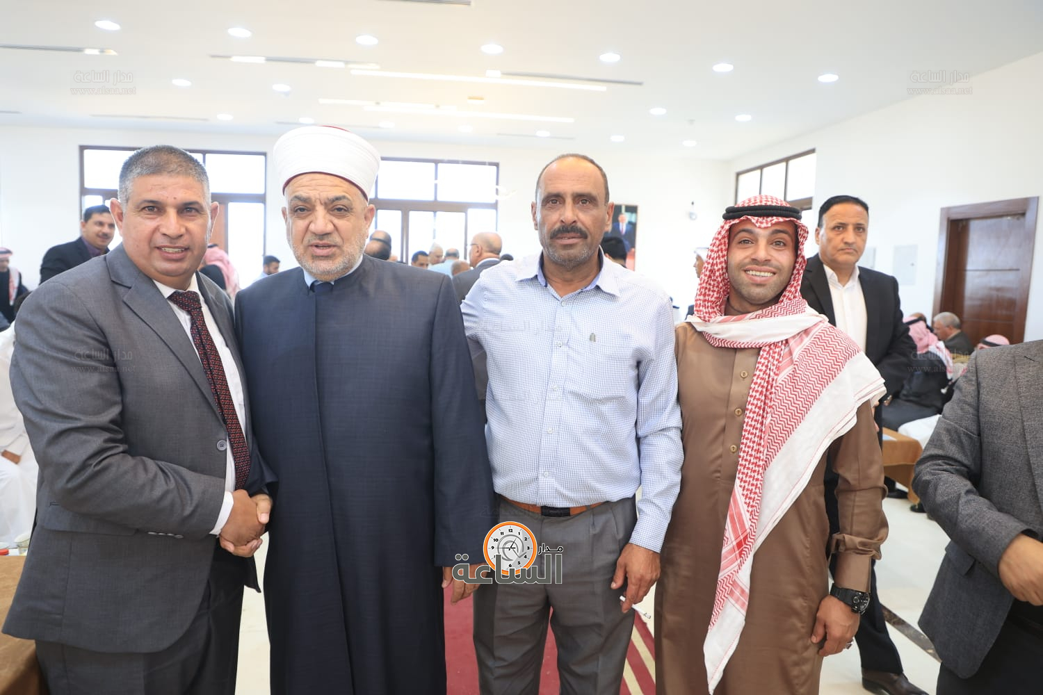 Madar Al-Saa Images 0.7477959057357402