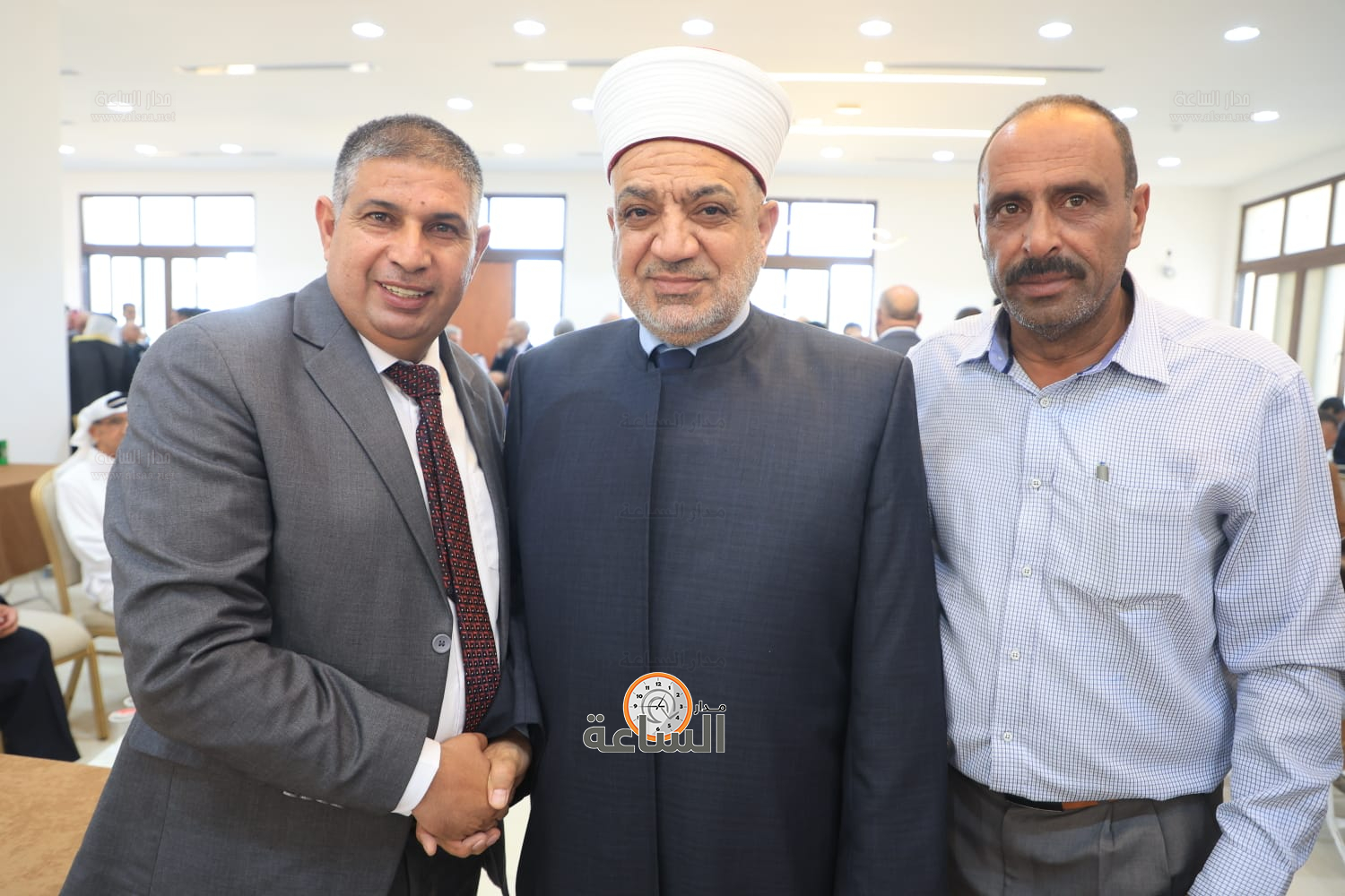 Madar Al-Saa Images 0.47153419218721293