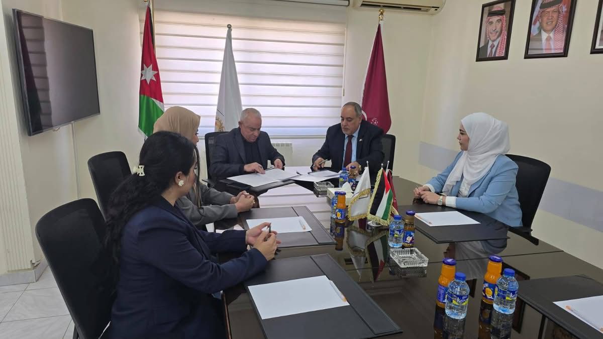 Madar Al-Saa Images 0.37201137212294977