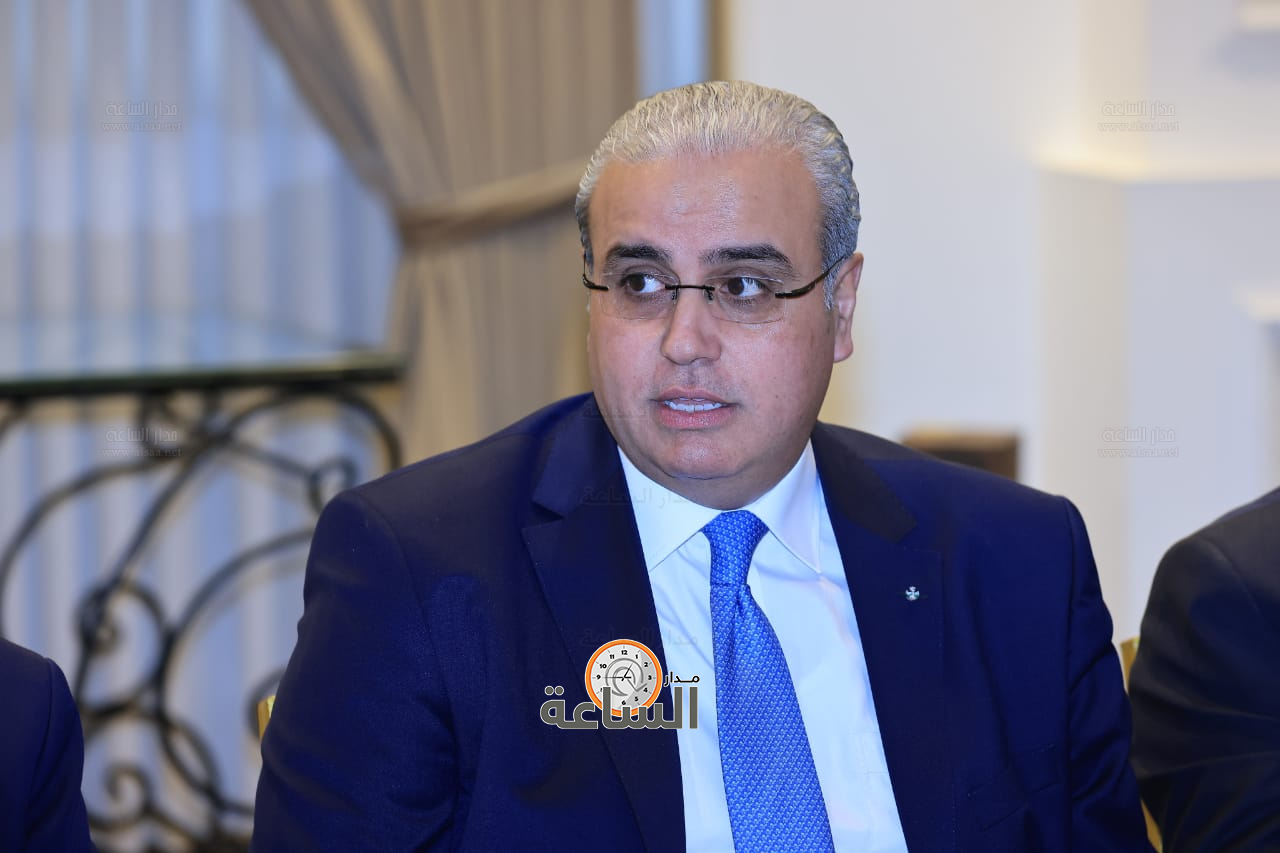 Madar Al-Saa Images 0.857993338883569