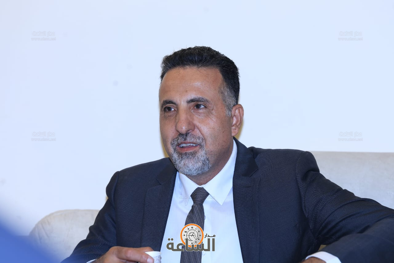 Madar Al-Saa Images 0.43532790759183904