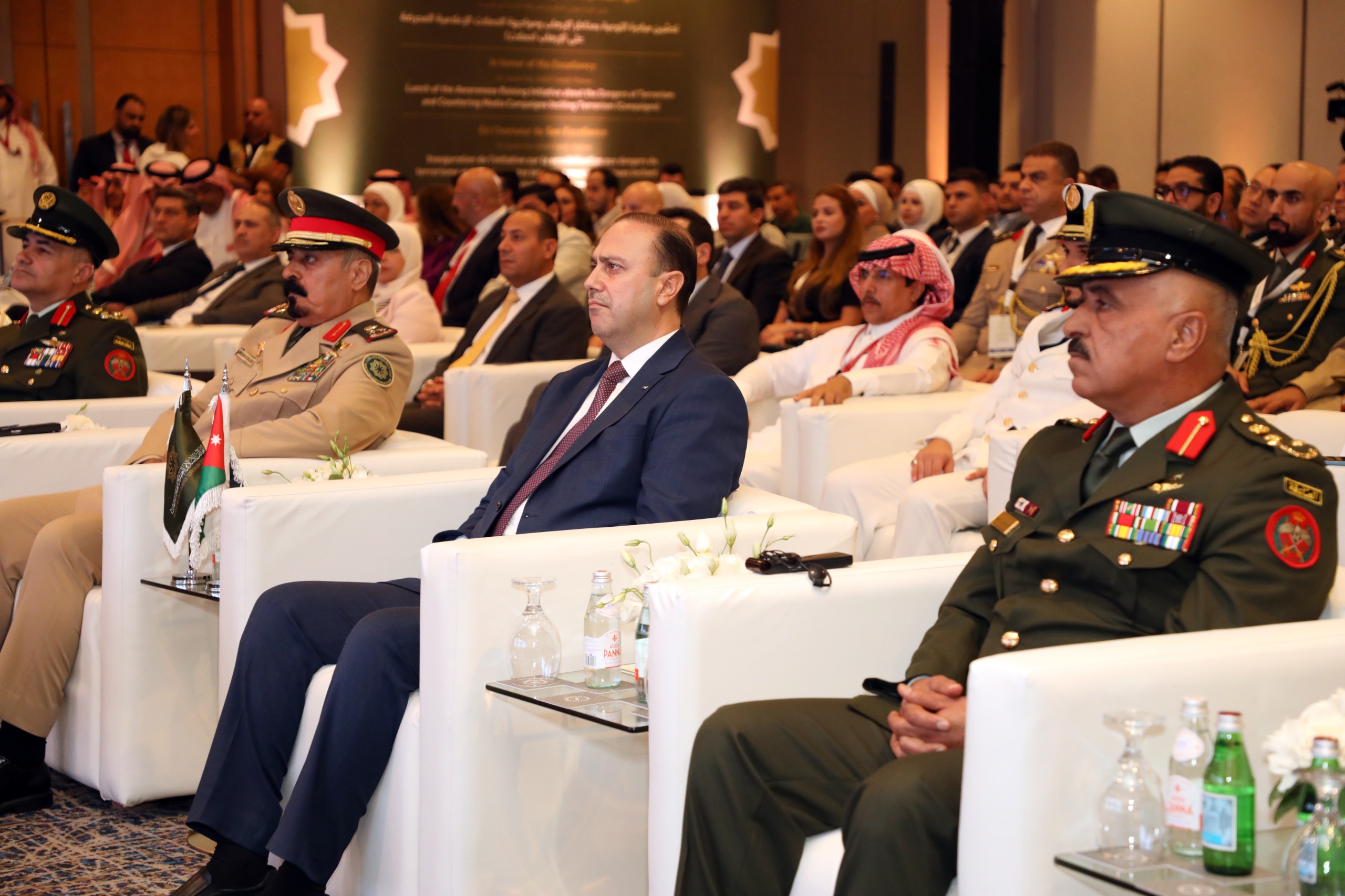 Madar Al-Saa Images 0.7168702834848526