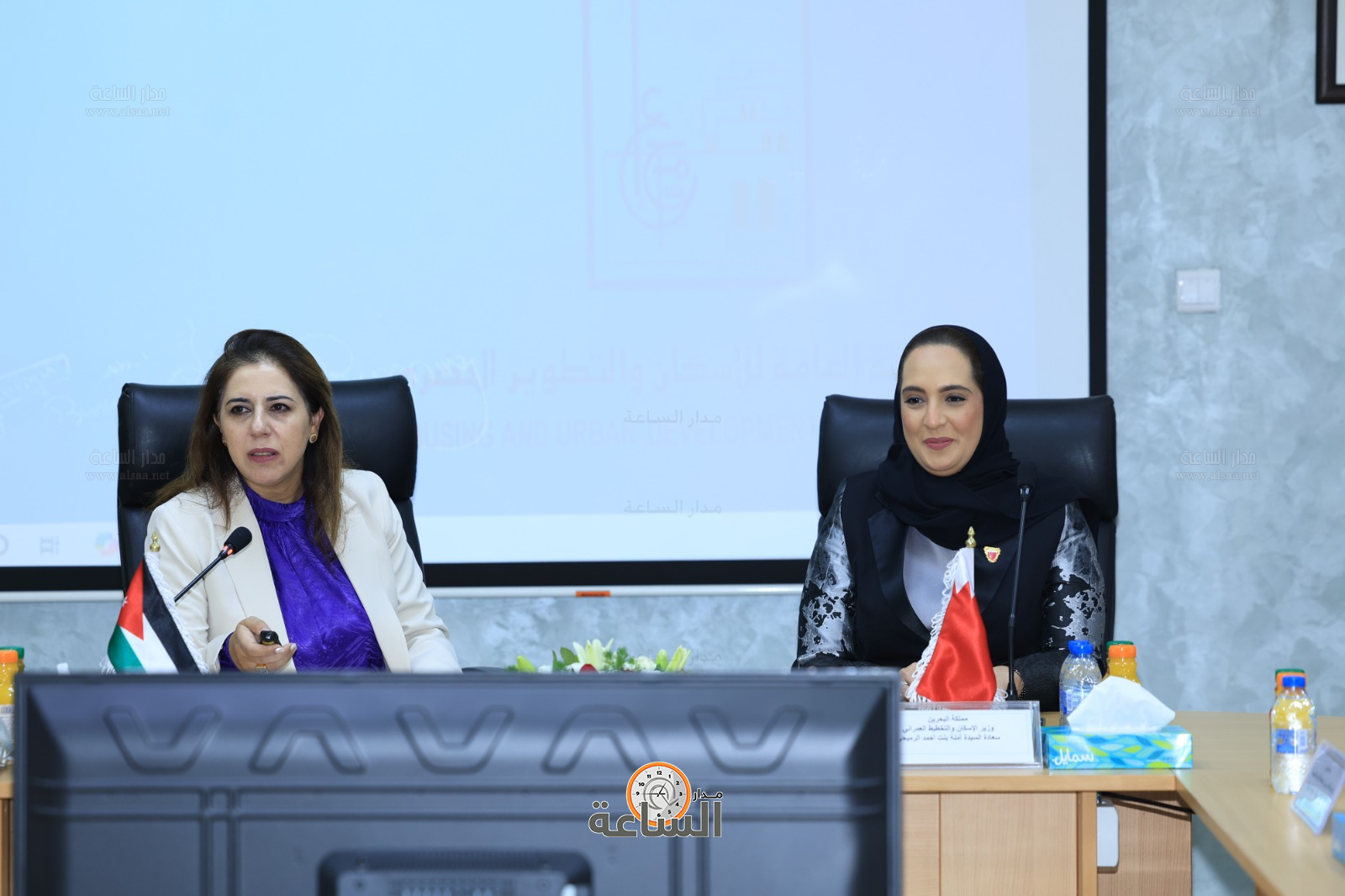 Madar Al-Saa Images 0.0612821578074243