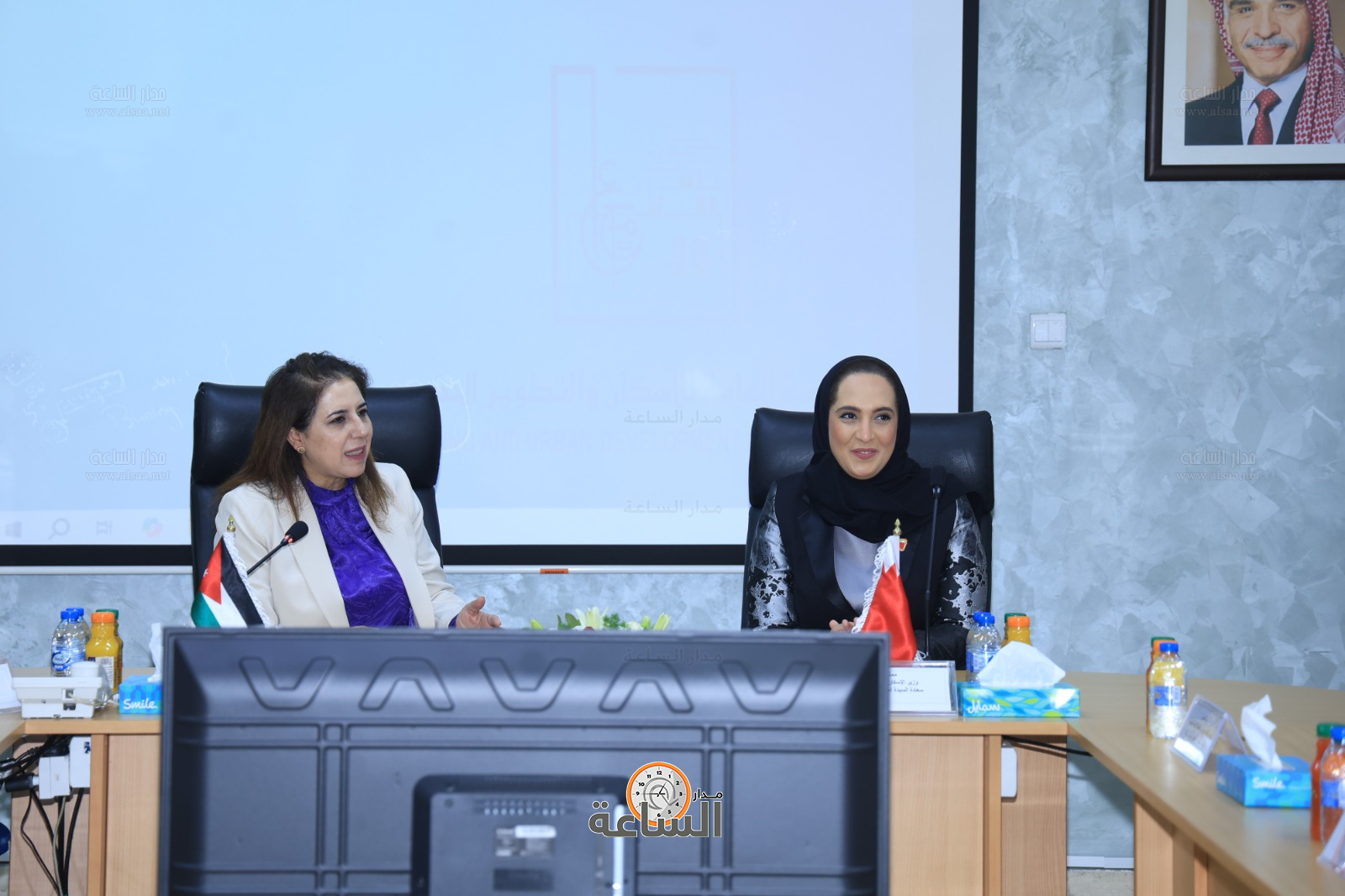 Madar Al-Saa Images 0.3786603080849912