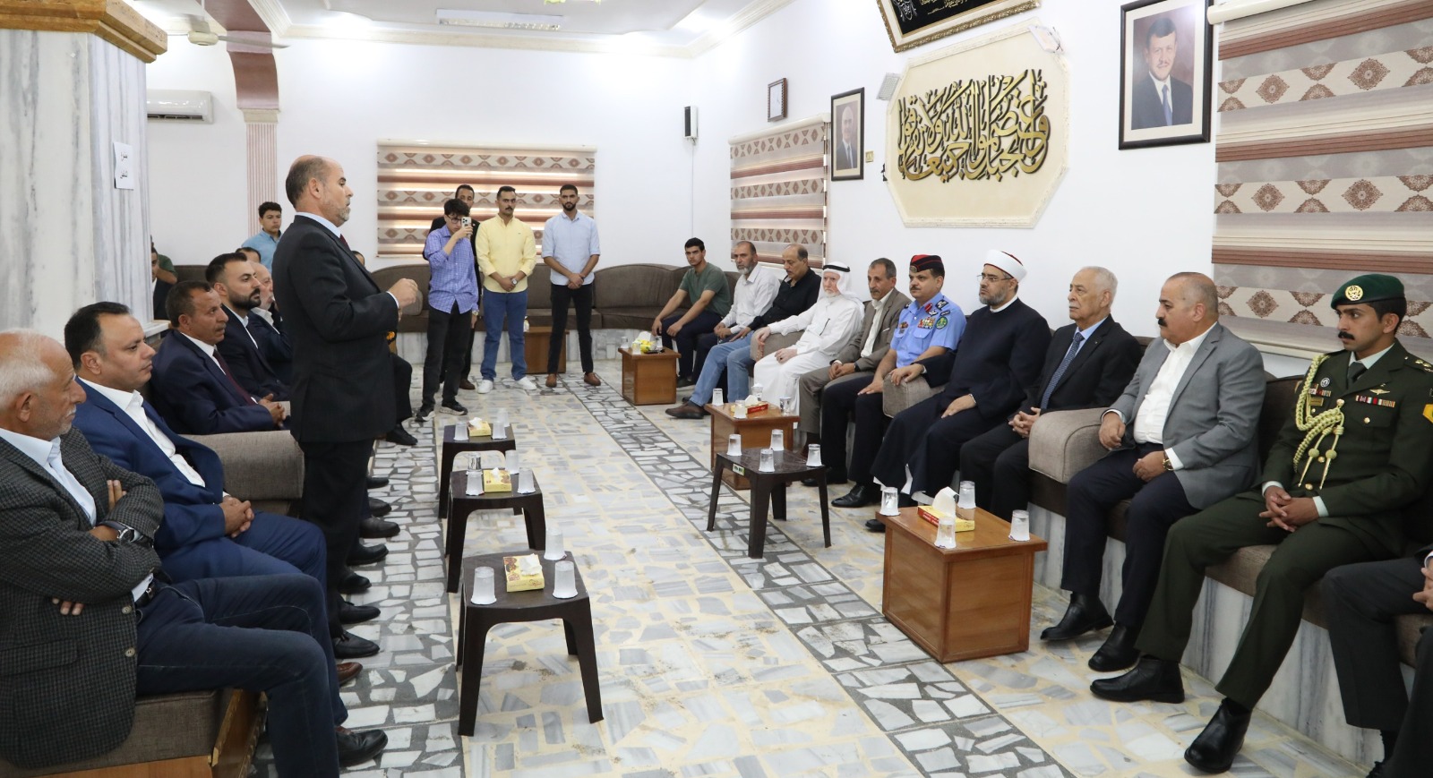 Madar Al-Saa Images 0.8584118553509215