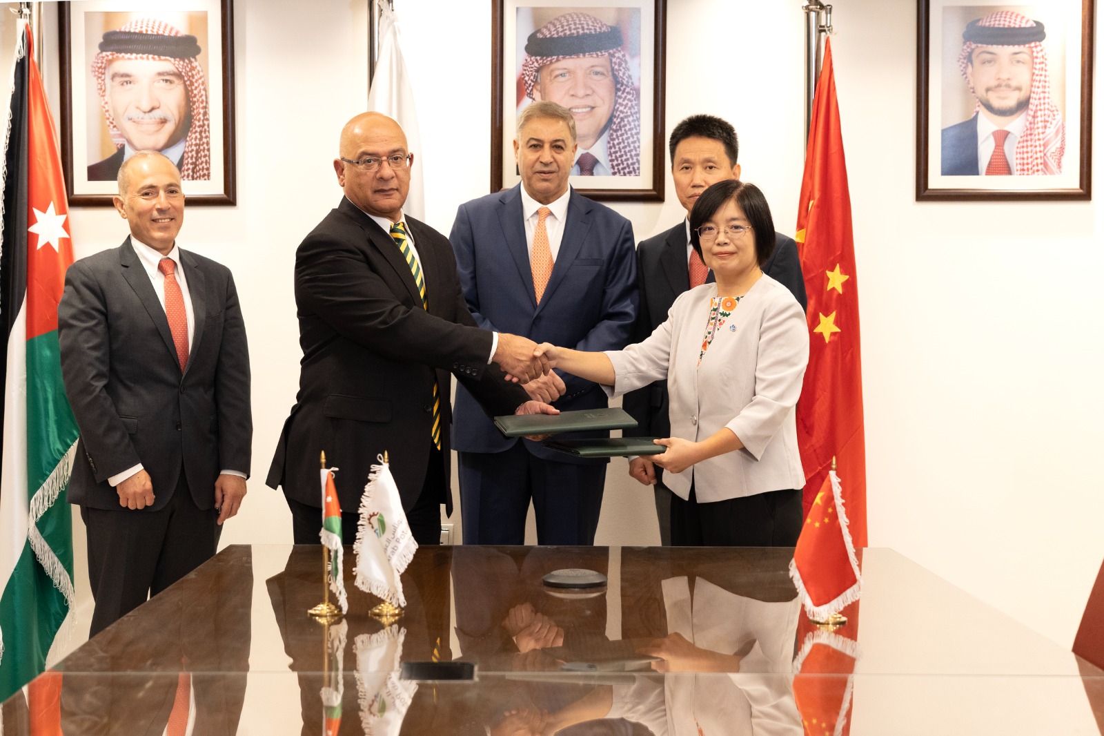 Madar Al-Saa Images 0.5739190559162457