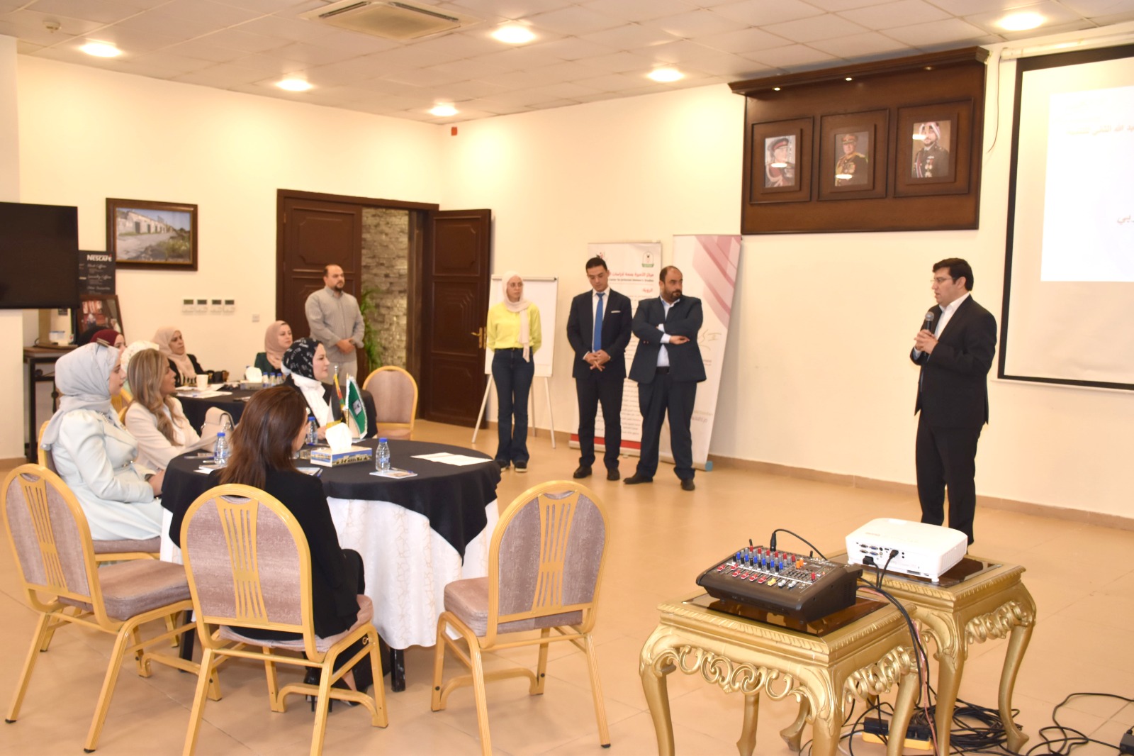 Madar Al-Saa Images 0.10299548586020302