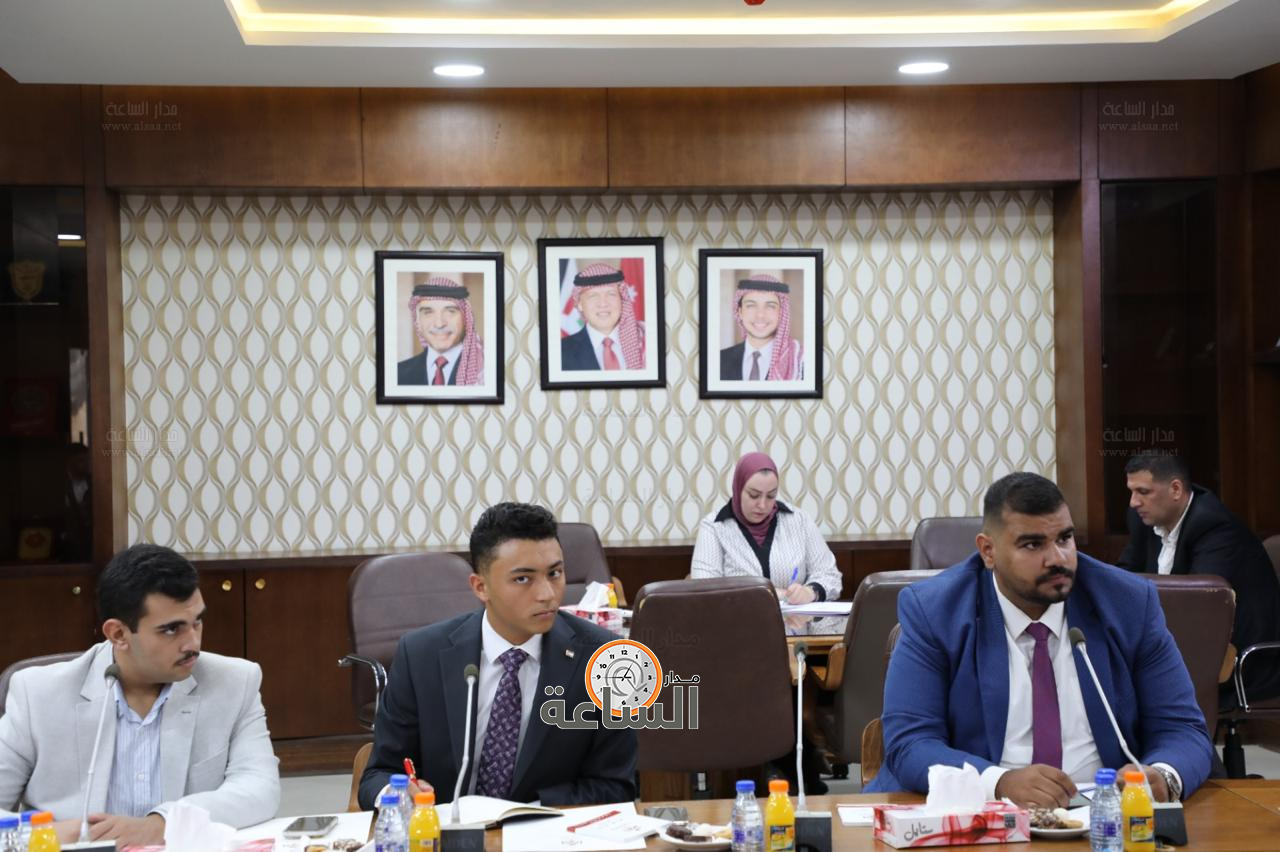 Madar Al-Saa Images 0.5522351605127598