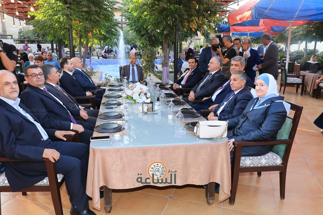 Madar Al-Saa Images 0.4882202420594264