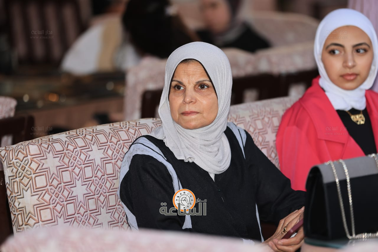 Madar Al-Saa Images 0.4545351428812271