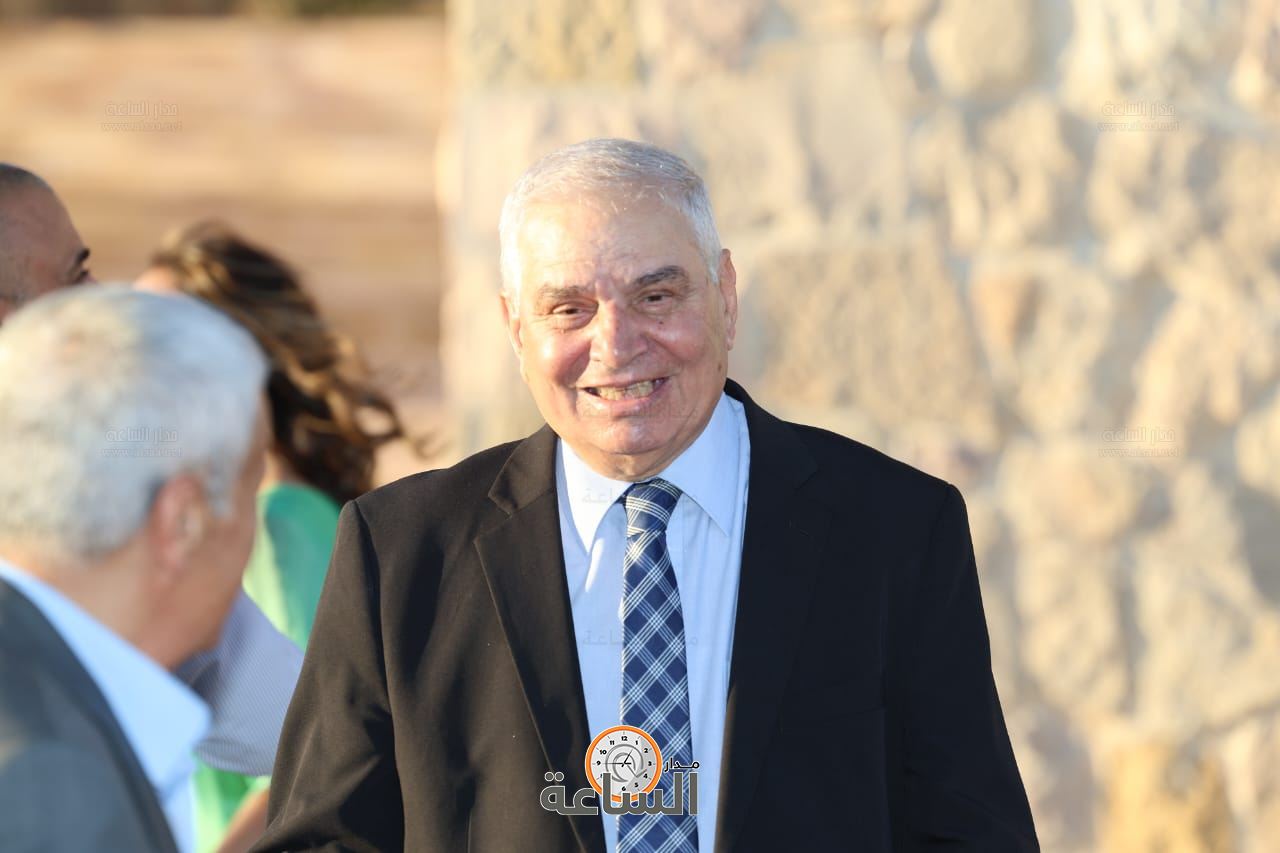 Madar Al-Saa Images 0.11391004141863492