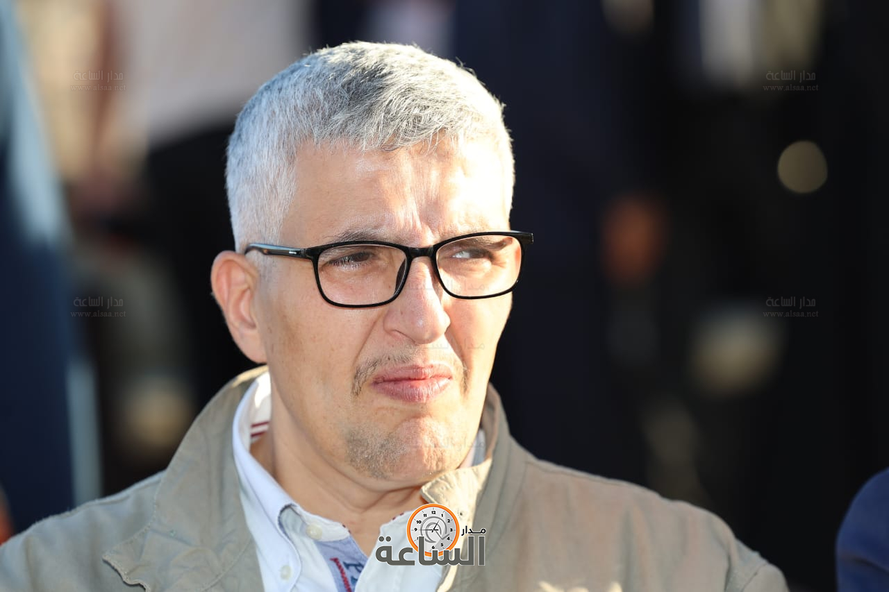 Madar Al-Saa Images 0.01534449371837221