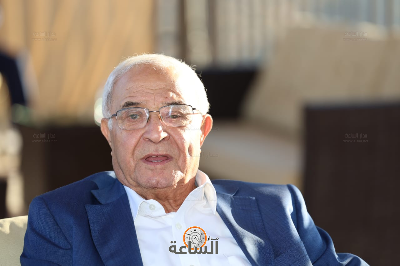 Madar Al-Saa Images 0.9917688245650736