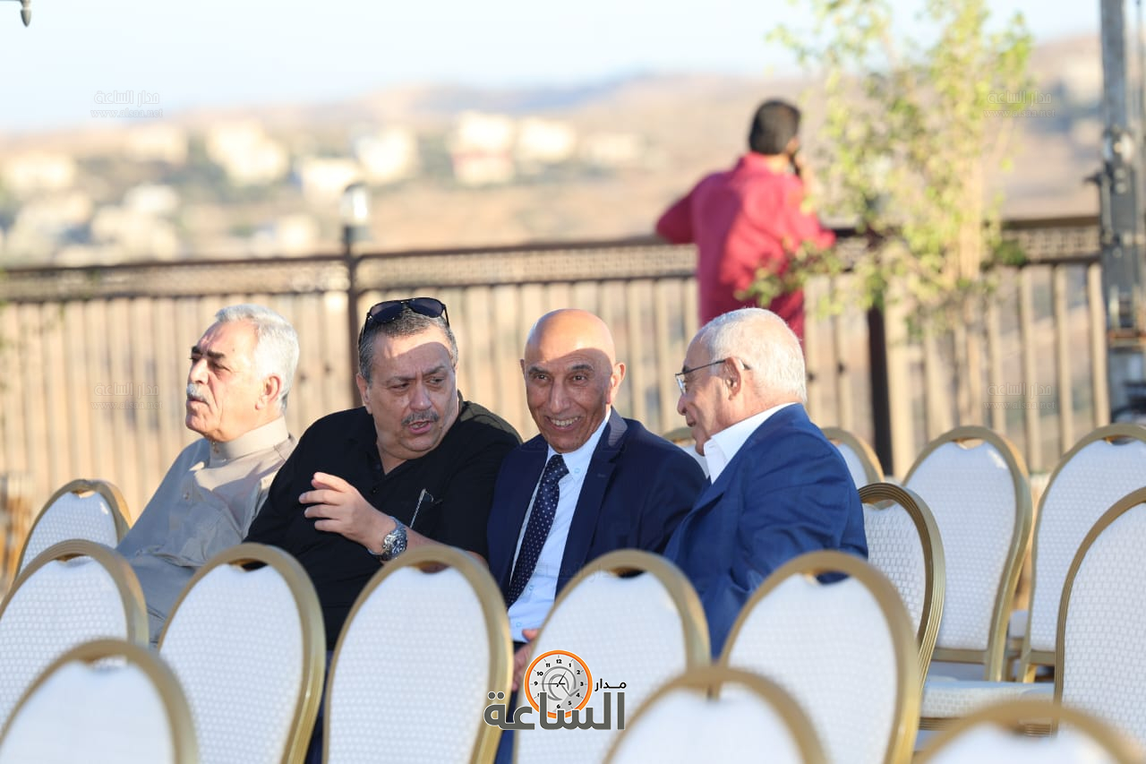 Madar Al-Saa Images 0.8936001436587255