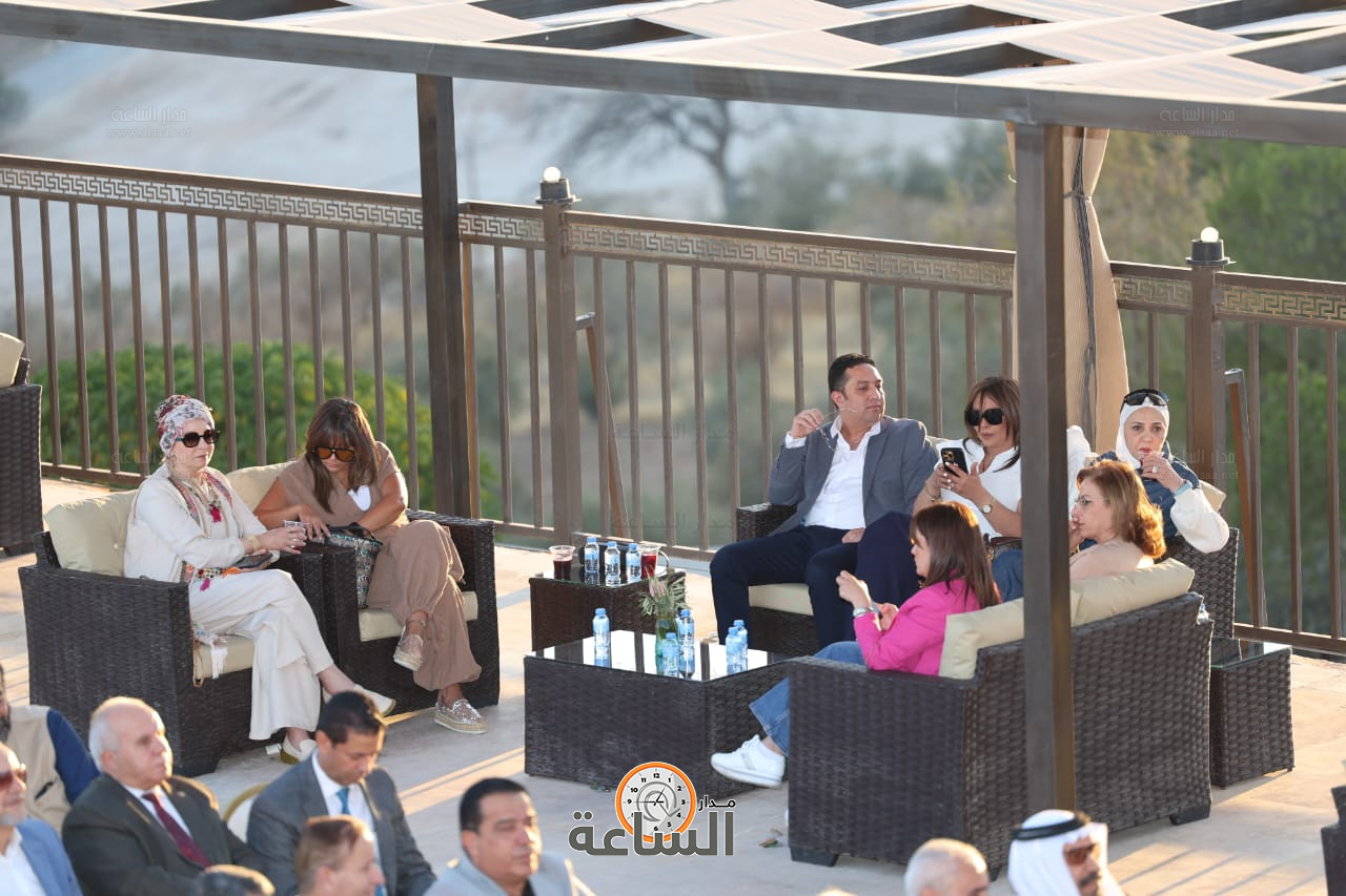 Madar Al-Saa Images 0.5734338315551345