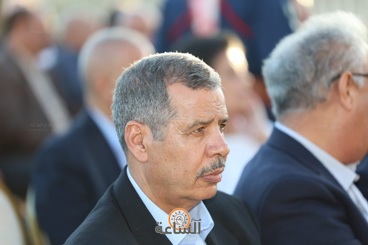 Madar Al-Saa Images 0.9262539414863378