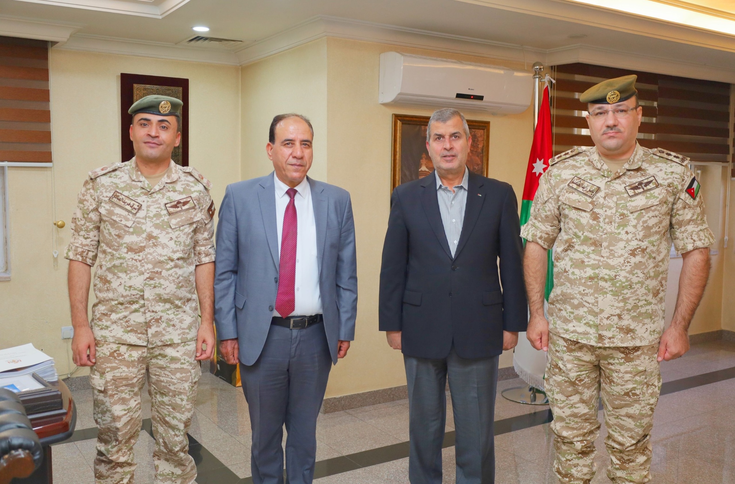 Madar Al-Saa Images 0.8454171308444212