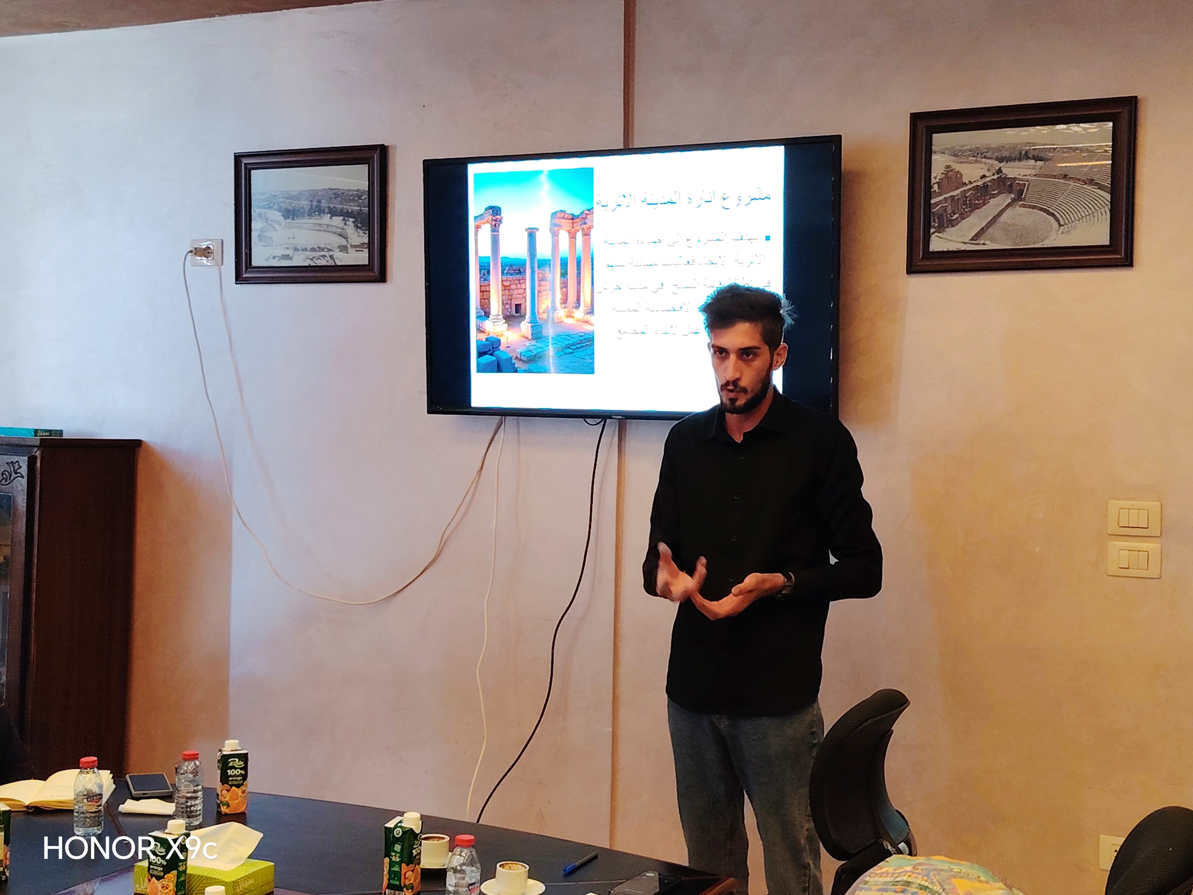 Madar Al-Saa Images 0.513203701203568