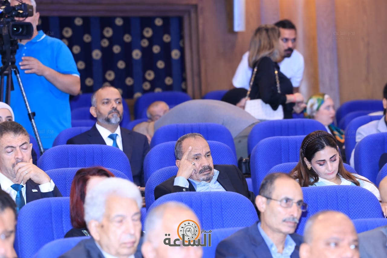 Madar Al-Saa Images 0.2509519017932279